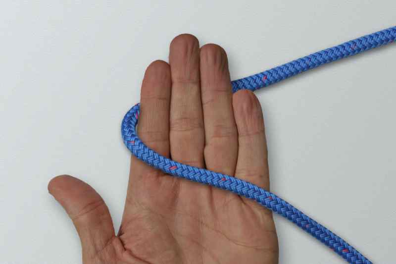 Alpine Butterfly Loop  How to tie a Alpine Butterfly Loop using