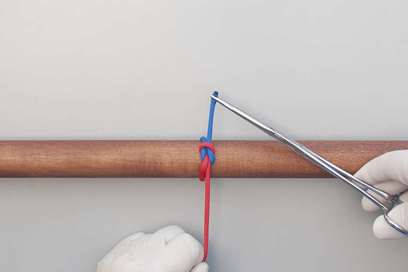 Animation Tying the Surgical Tie, Instrument Technique